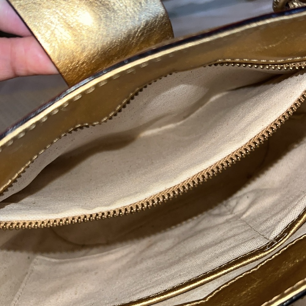 Michael KORS Small Straw handbag with leather trim and handless - Picture 13 of 14